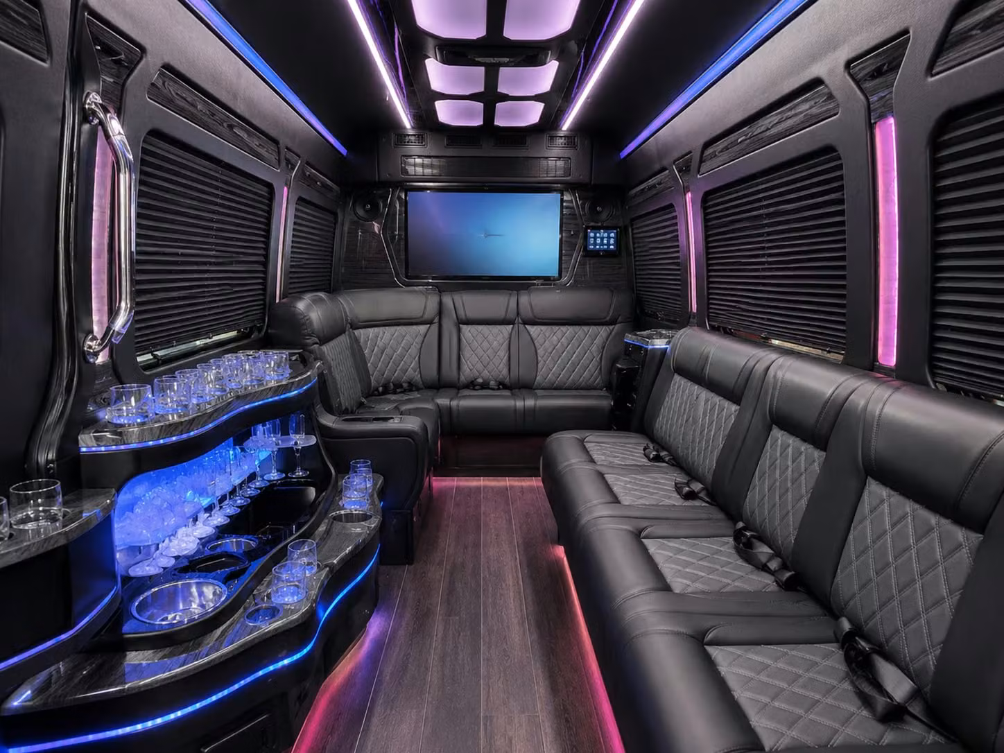 charterbusrentalgreshamor com connects gresham prom groups with a large network of independent bus companies